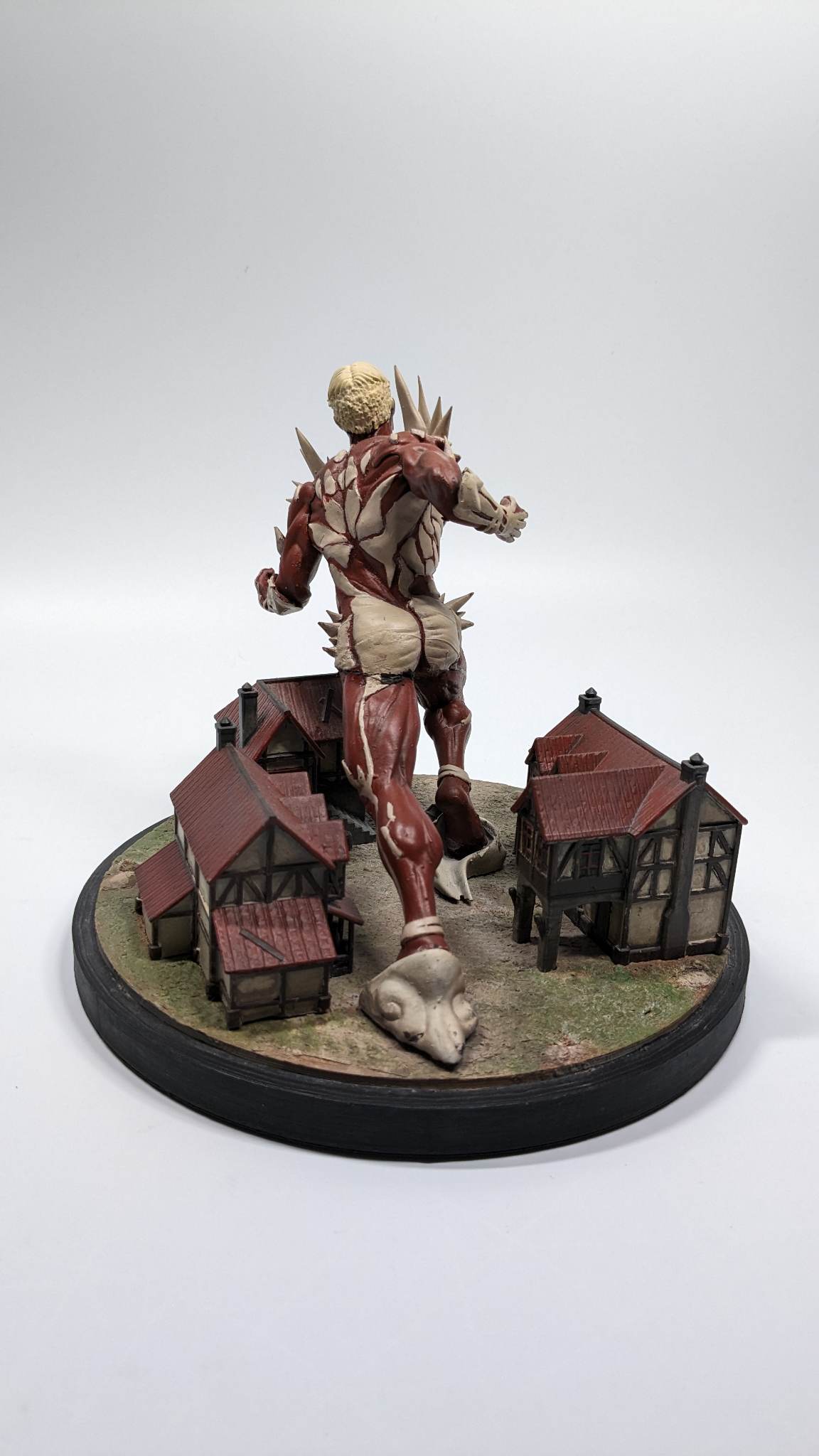 Attack on Titan Armored Reiner Figure